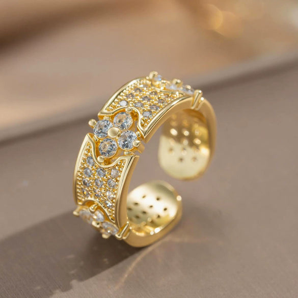 Wholesale Women's Modern Minimalist Gold Plated Fourleaf Clover And Baby's Breath Diamond Flower Ring