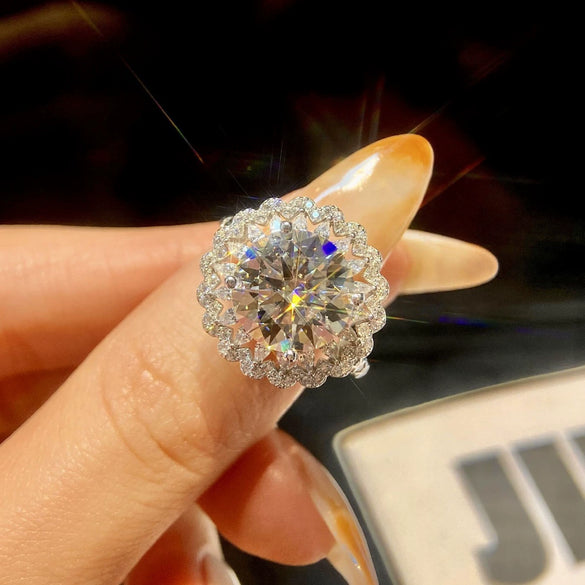 Wholesale Women's Moissanite Gypsophila Ring In 925 Silver With Geometric Pattern And Electroplating