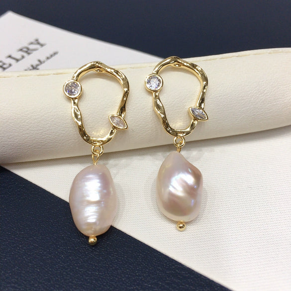 Wholesale Women's Natural Freshwater Baroque Pearl Earrings Alloy Inlaid With Artificial And Semiprecious Stones Alien Shape Retro Style