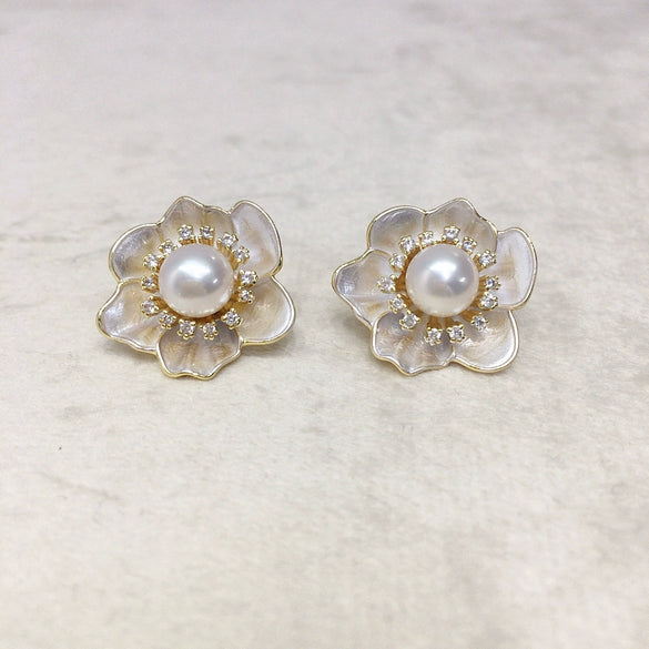 Wholesale Women's Natural Freshwater Pearl Earrings Alloy Inlaid With Artificial And Semiprecious Stones Baking Paint Oblate Shape