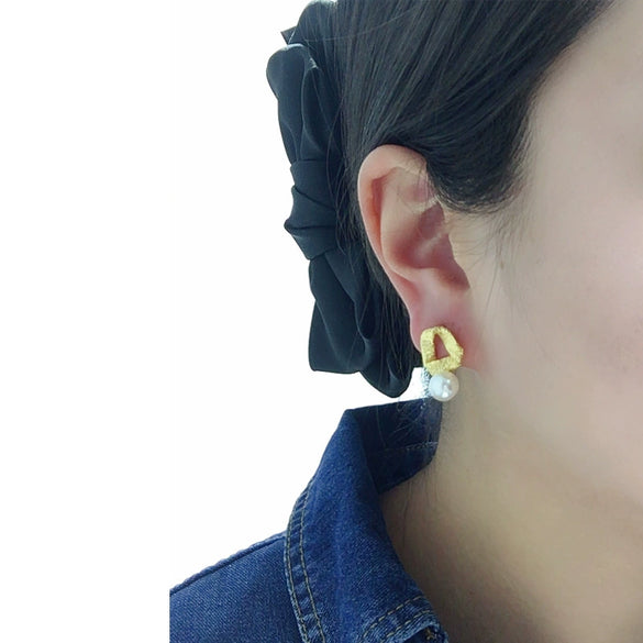 Wholesale Women's Natural Freshwater Pearl Earrings Geometric Silk And Satin 18K Goldfilled S925 Sterling Silver Oblate Shape
