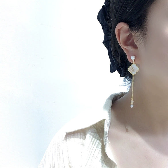 Wholesale Women's Natural Freshwater Pearl Earrings In S925 Sterling Silver With Round Shape