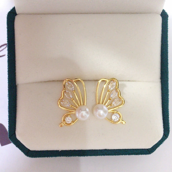 Wholesale Women's Natural Freshwater Pearl Earrings In Sweet Classic Butterfly Wings Style