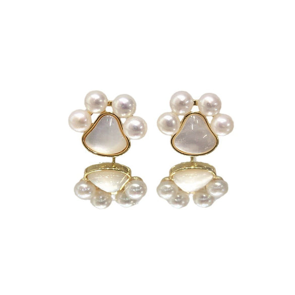 Wholesale Women's Natural Freshwater Pearl Earrings With Cat Claw Design And Oblate Shape