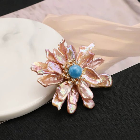 Wholesale Women's Natural Freshwater Pearl Geometric Original Design Electroplated Brooch