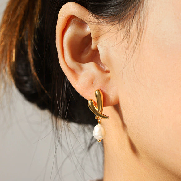 Wholesale Women's Natural Freshwater Pearl Geometric Stainless Steel Electroplated Earrings Minimalist Ins Style Jewelry