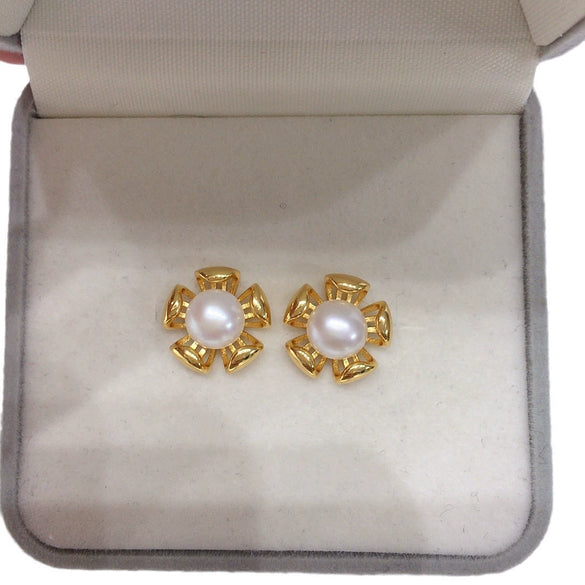 Wholesale Women's Natural Freshwater Pearl Oblate Round Small Flower Earrings 18K Gold Electroplated