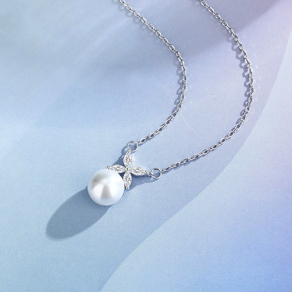 Wholesale Women's Natural Freshwater Pearl Pendant Necklace S925 Sterling Silver Fourleaf Clover Geometric Simple Electroplated