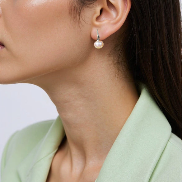 Wholesale Women's Natural Pearl Earrings S925 Sterling Silver Inlaid Geometric Style