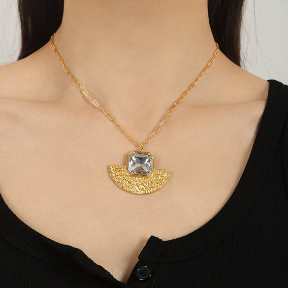 Wholesale Women's Niche Style Fan Shape Inlaid Acrylic Design Electroplated Titanium Steel Jewelry Suit With Bead Chain