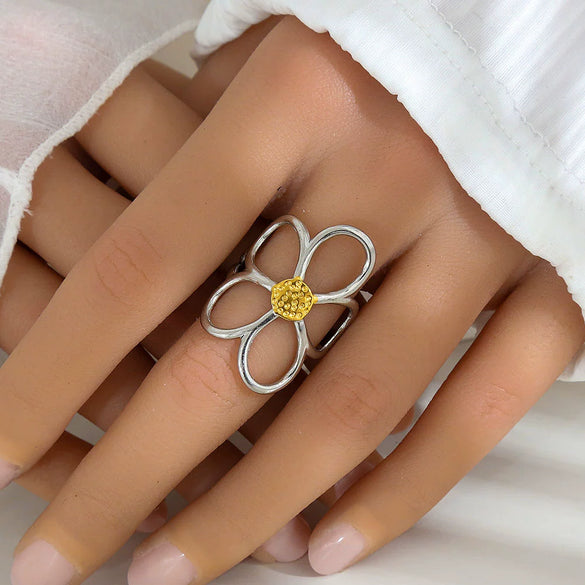 Wholesale Women's Open Rings Stainless Steel Gold And Silver Color Matching Cut Out Flower Electroplated Design