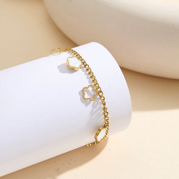 Wholesale Women's Original Design Geometric Stainless Steel Electroplated Flower Bracelets With Five Leaf Clover Jewelry