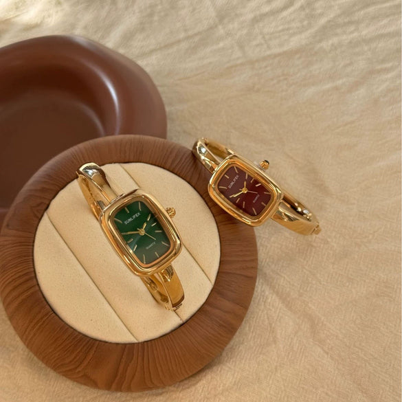 Wholesale Women's Oval Bracelet Watch With Roman Numerals Vintage Simple Elegant Zinc Alloy Stainless Steel Medieval Style Square Dial