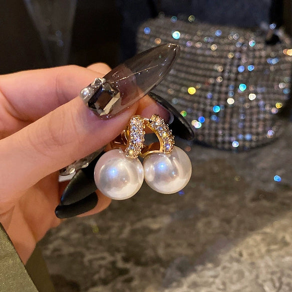 Wholesale Women's Pearl And Zircon Earrings High Sense Geometric Retro Light Luxury Electroplated