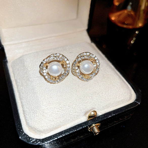 Wholesale Women's Pearl And Zircon Earrings High Sense Geometric Retro Light Luxury Electroplated