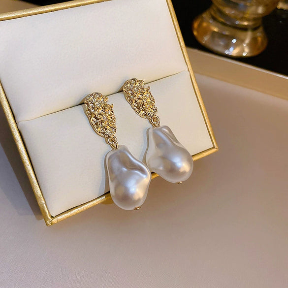 Wholesale Women's Pearl And Zircon Earrings High Sense Geometric Retro Light Luxury Electroplated