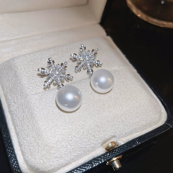 Wholesale Women's Pearl And Zircon Earrings High Sense Geometric Retro Light Luxury Electroplated