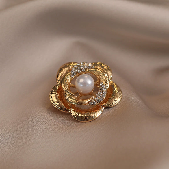 Wholesale Women's Pin Jewelry Zinc Alloy Flower Brooch Retro Corsage With Electroplating