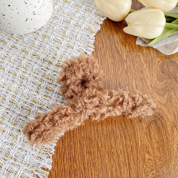 Wholesale Women's Plastic Resin Handmade Geometric Plush Hair Grip Clip For Autumn And Winter