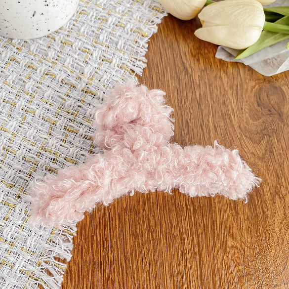 Wholesale Women's Plastic Resin Handmade Geometric Plush Hair Grip Clip For Autumn And Winter