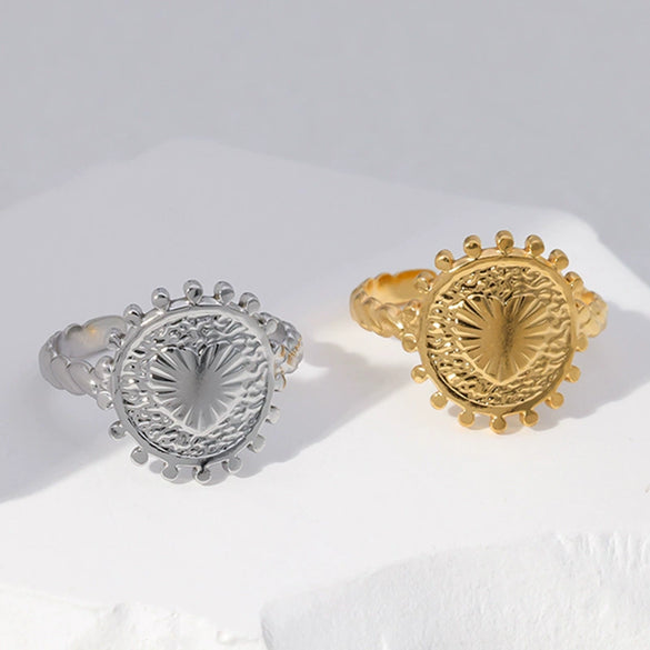 Wholesale Women's Punk Retro Titanium Steel Ring With Heart And Electroplating Design