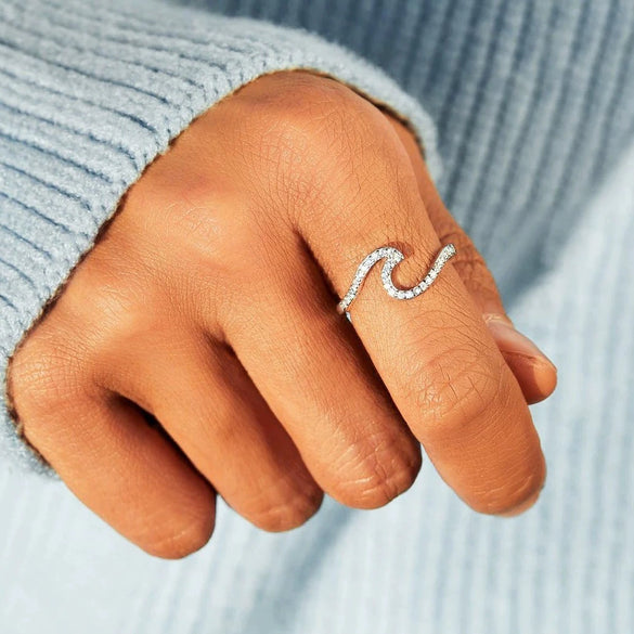 Wholesale Women's 925 Pure Silver Geometric Sea Wave Zircon Ring With Electroplating