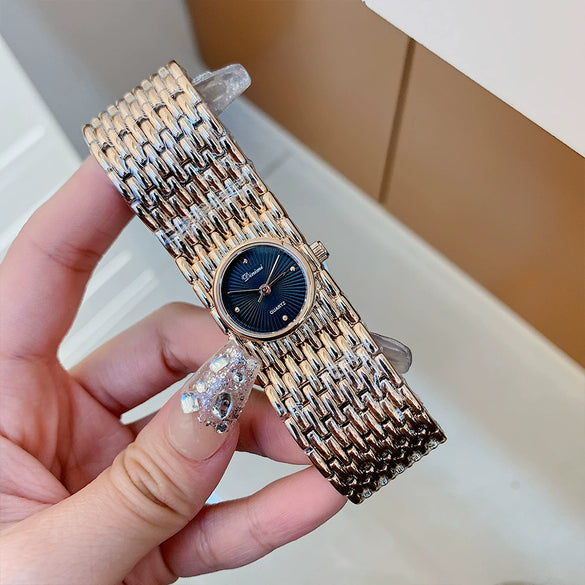 Wholesale Women's Quartz Watch Alloy Material Round Dial Medieval Style