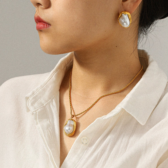 Wholesale Women's Retro Baroque Geometric Stainless Steel And Pearl Jewelry Necklaces And Earrings With Electroplating