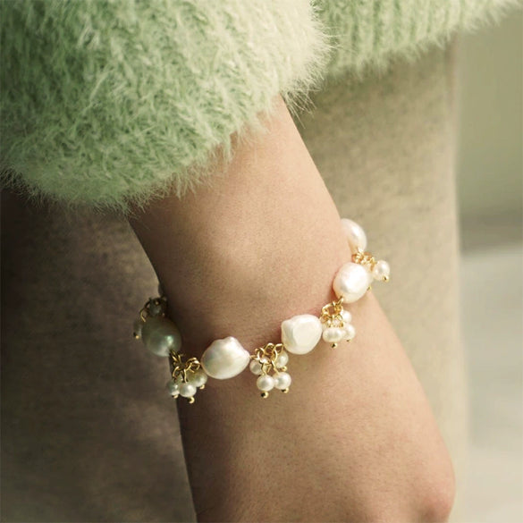 Wholesale Women's Retro Baroque Pearl Flower Handmade Bracelet