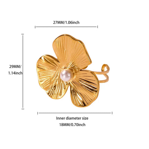 Wholesale Women's Retro Elegant Light Luxury Gold Plated Stainless Steel And Imitation Pearl Flower Ring