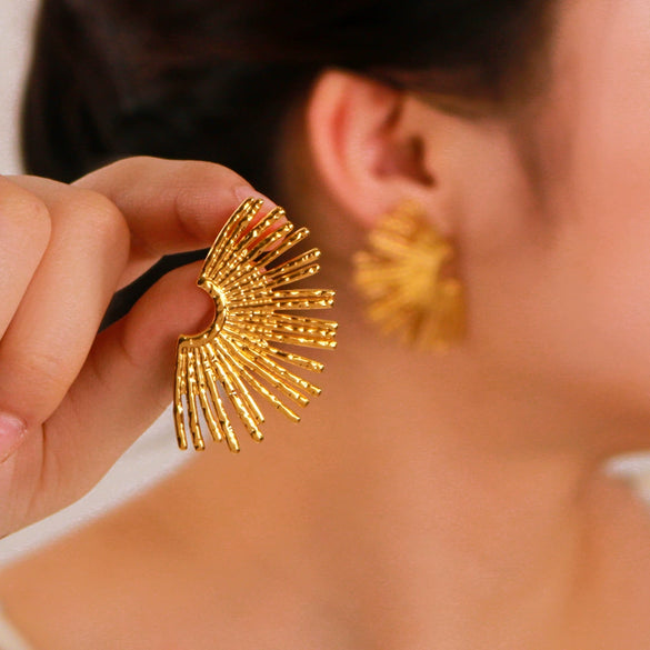 Wholesale Women's Retro Exaggerated Fan Earrings 18K Gold Plated Stainless Steel With Geometric Pattern And Furnace Vacuum Plating