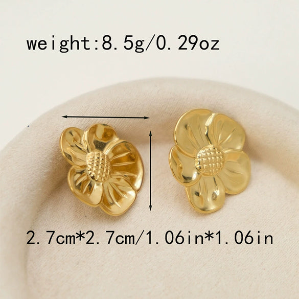 Wholesale Women's Retro Fashion Flower Stainless Steel Earrings With Electroplating
