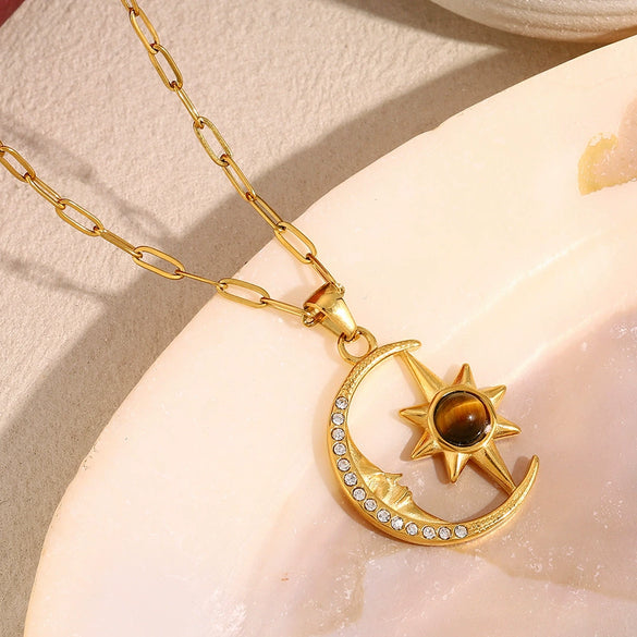 Wholesale Women's Retro Fashion Pendant Necklace Stainless Steel Plated With Star Pattern And 18K Gold Electroplating