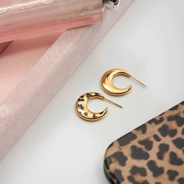 Wholesale Women's Retro Geometric Moon Stainless Steel Electroplated Earrings