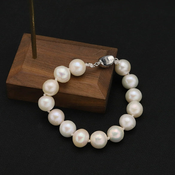 Wholesale Women's Retro Geometric Natural Pearl Bracelet With Electroplating