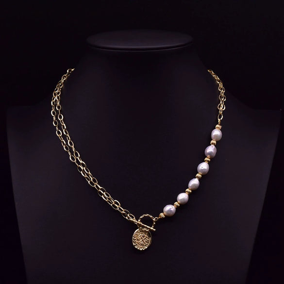 Wholesale Women's Retro Geometric Pearl Necklace With Freshwater Pearl Pendant And High End Cross Chain