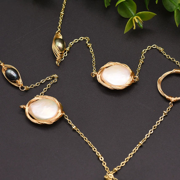Wholesale Women's Retro Geometric Pearl Necklace With Freshwater Pearl Pendant And High End Cross Chain