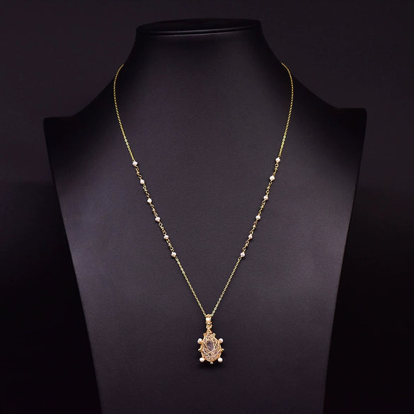 Wholesale Women's Retro Geometric Pearl Necklace With Freshwater Pearl Pendant And High End Cross Chain