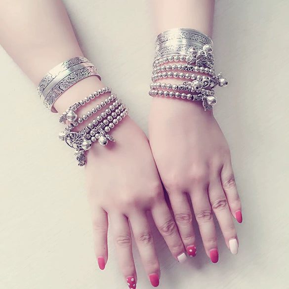 Wholesale Women's Retro Handmade Silver Beaded Bracelet With Animals Zodiac Pattern And Elastic Rope