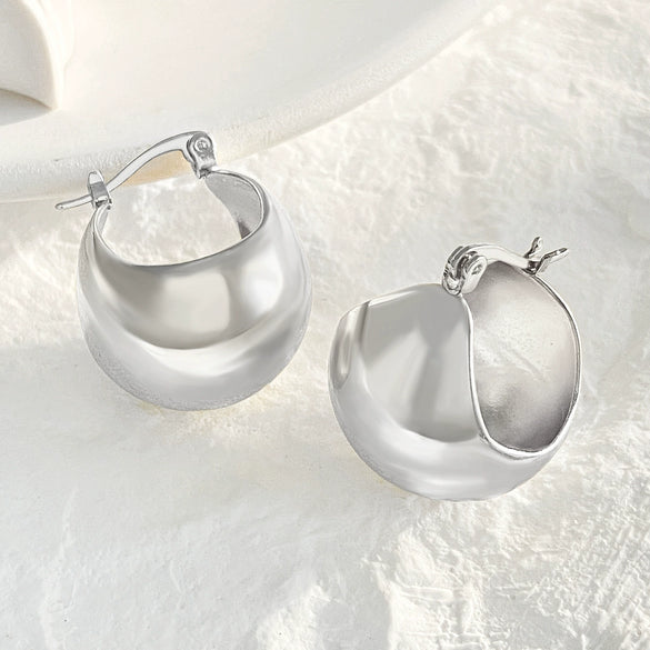 Wholesale Women's Retro Highend Hollow Geometric Copper Goldplated Hoop Earrings