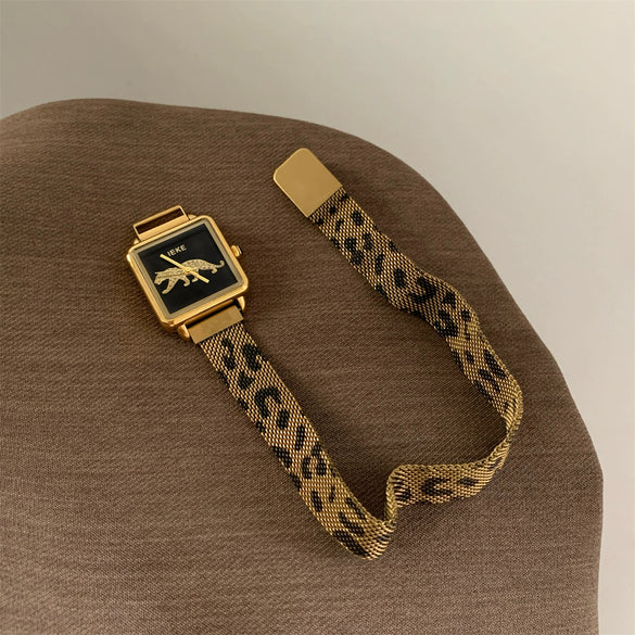 Wholesale Women's Retro Leopard Square Steel Band Wristwatch With Ordinary Glass Mirror Medieval Style