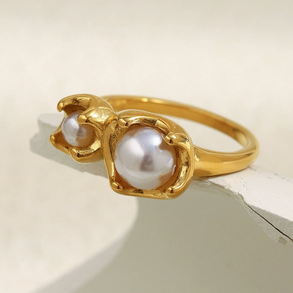 Wholesale Women's Retro Light Luxury Geometric Flower Pattern 18K Gold Plated Stainless Steel Ring Hand Jewelry