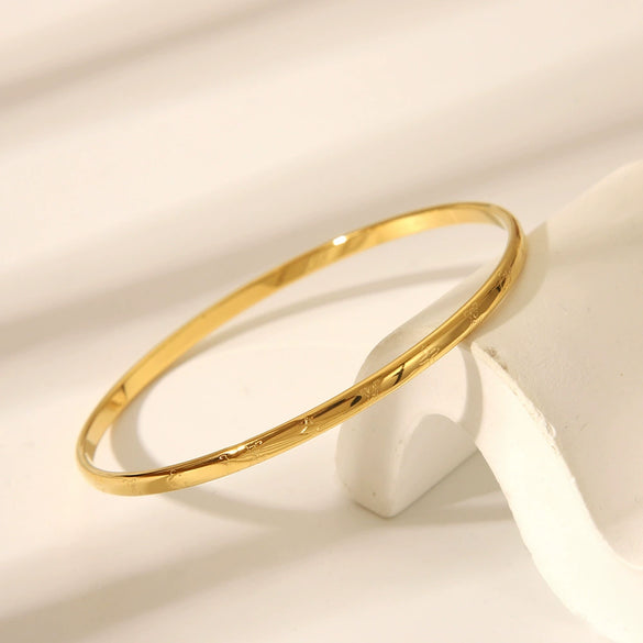 Wholesale Women's Retro Light Luxury Simple Pattern Stainless Steel Bracelet With Pvd Furnace Vacuum Real Gold Plating