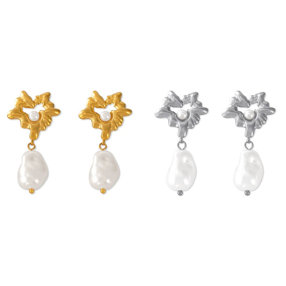 Wholesale Women's Retro Luxury Exaggerated Love Style 316L Stainless Steel Gold Plated Earrings With Heart And Geometric Pattern