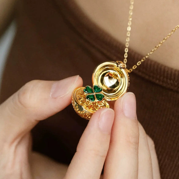 Wholesale Women's Retro Maillard Style Geometric Heart Four Leaf Clover Frog Opening And Closing Round Pendant Necklace With Copper Chain And Mixed Gemstone Setting Electroplated