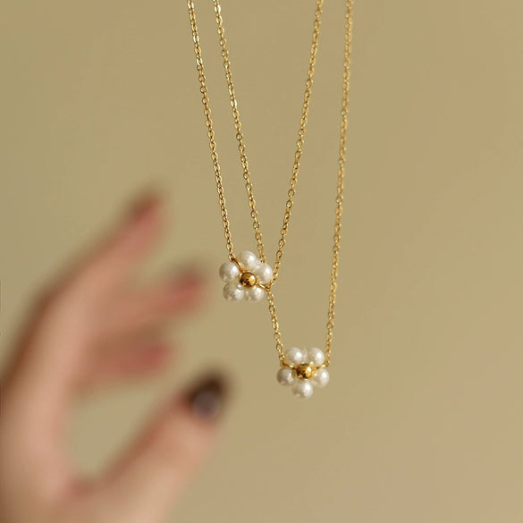 Wholesale Women's Retro Stainless Steel And Titanium Steel Daisy Flower Necklace With Glass Pearl Pendant Electroplated Ochain