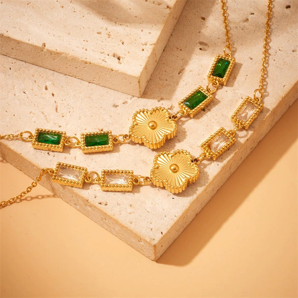 Wholesale Women's Retro Style Stainless Steel Plum Blossom Goldplated Jewelry Bracelet