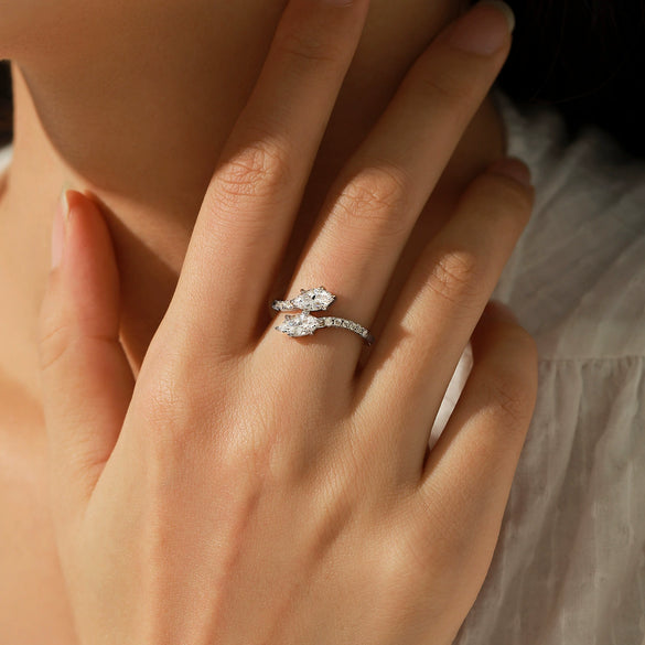 Wholesale Women's S925 Silver Doubleheaded Snake Ring With Shining Rowing Diamond Animal Pattern Cold Style Jewelry