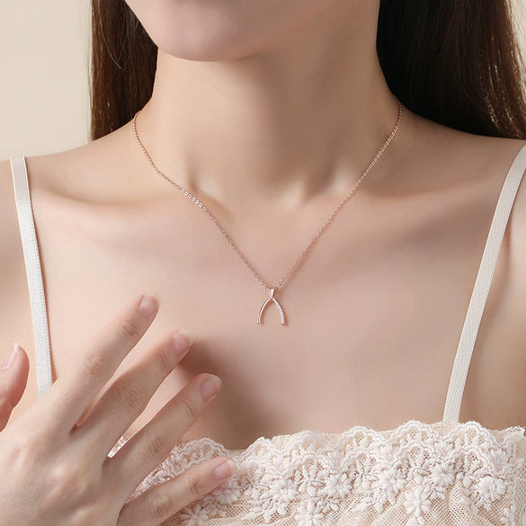 Wholesale Women's S925 Silver Ing Bone Clavicle Chain Necklace With Geometric Style And Diamond Design