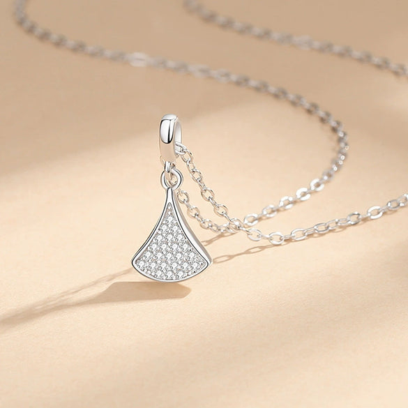 Wholesale Women's S925 Silver Microinlaid Diamond Fanshaped Necklace With Geometric Style